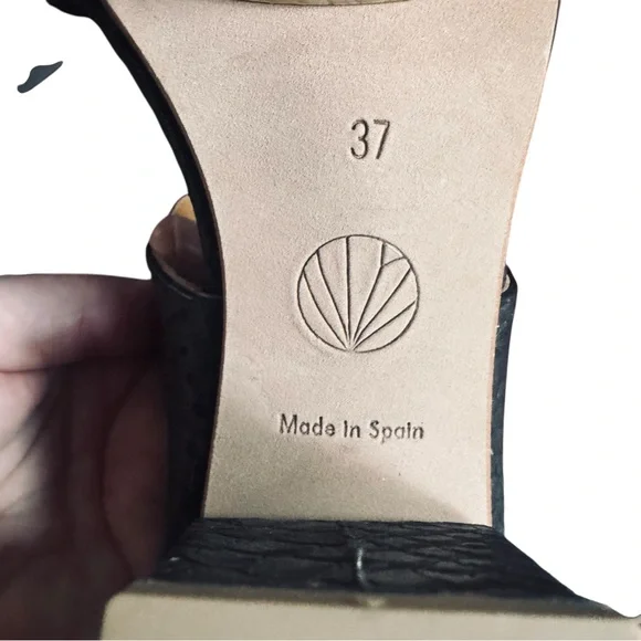 Coclico Redhook Platform Clog Sandals - Picture 7 of 10